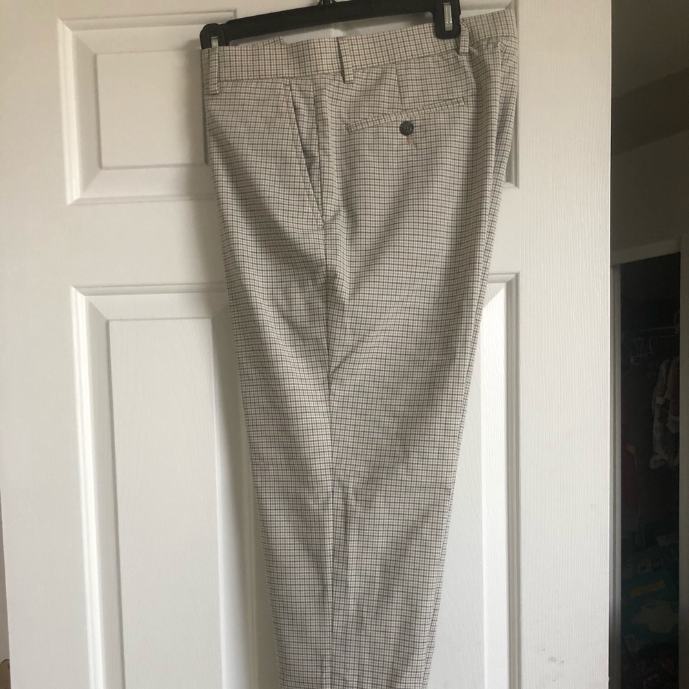 Tommy Hilfiger dress pants in great condition. Size 34Wx 30L. Originally $70